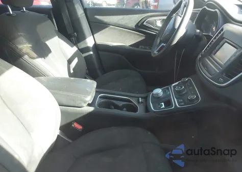 2015 Chrysler 200 Limited z USA, uszkodzony, nr VIN 1C3CCCAB7FN562998